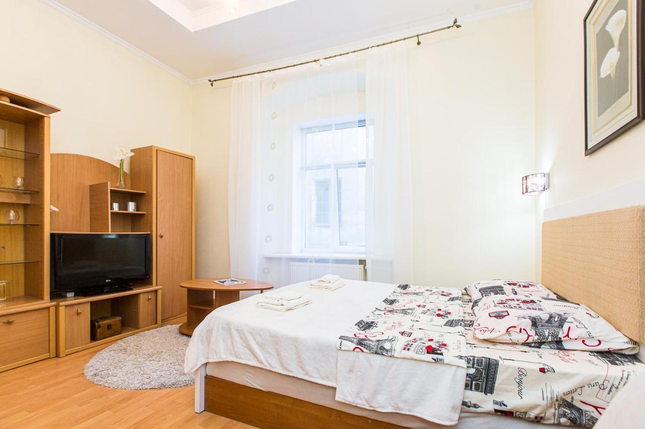 Біля Дзиги Сучасна Квартира На Вулиці Вірменській 35 Lvov Exteriér fotografie