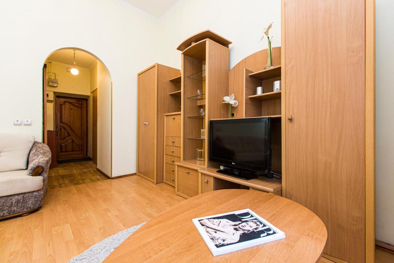 Біля Дзиги Сучасна Квартира На Вулиці Вірменській 35 Lvov Exteriér fotografie